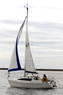 Leisure 18 sailing