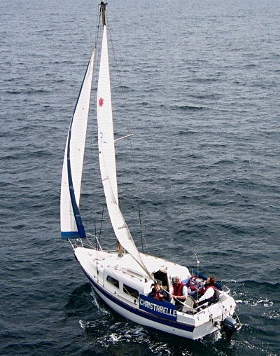 Leisure 22 sailing